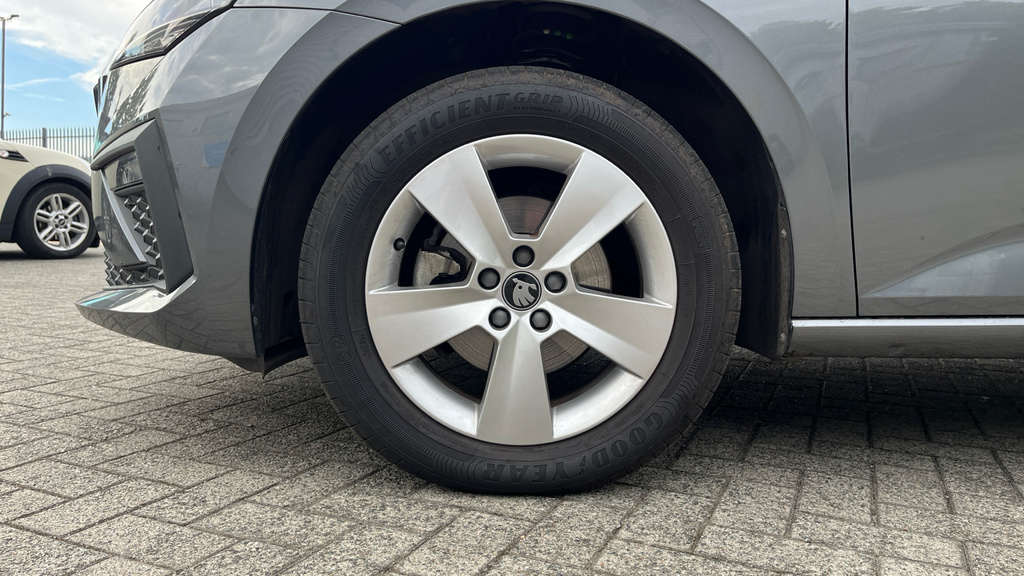 Skoda Scala 1.0 Tsi 116 Se Edition Dsg White #22