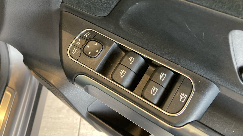 Mercedes-Benz EQB Sport Blue #37