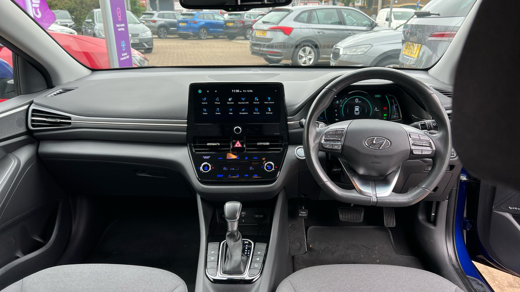 Hyundai Ioniq Hatchback White #11