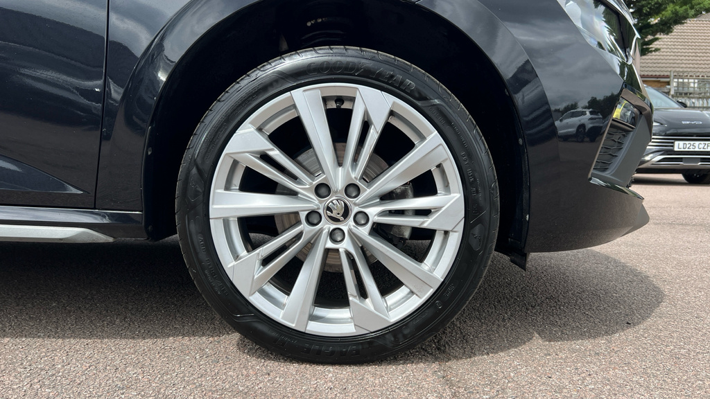 Skoda Kamiq 1.5 Tsi Se Dsg Silver #26