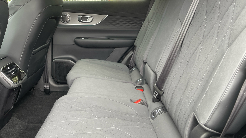 Chery Tiggo 8 1.5T Phev Aspire Dht Estate White #23