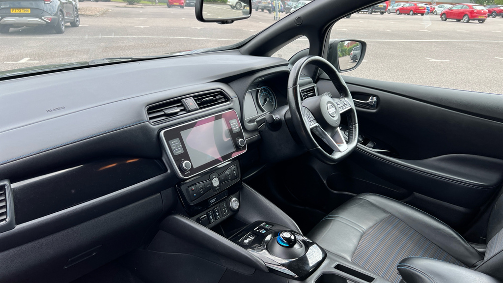 Nissan Leaf 160Kw E N-connecta 62Kwh Grey #18