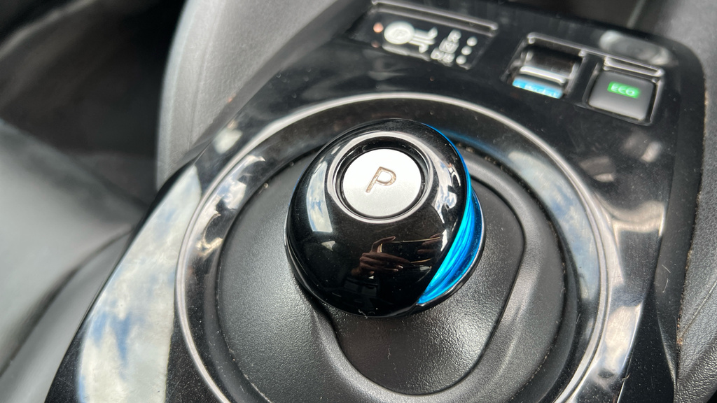 Nissan Leaf 160Kw E N-connecta 62Kwh Grey #46