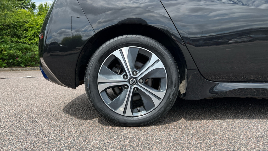 Nissan Leaf 160Kw E N-connecta 62Kwh Grey #40