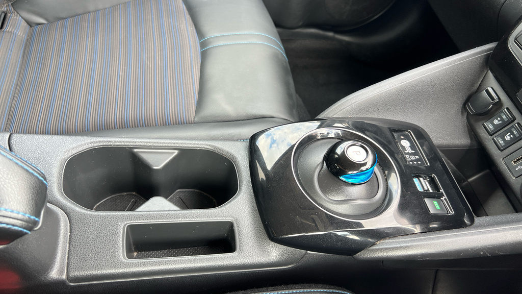 Nissan Leaf 160Kw E N-connecta 62Kwh Grey #45