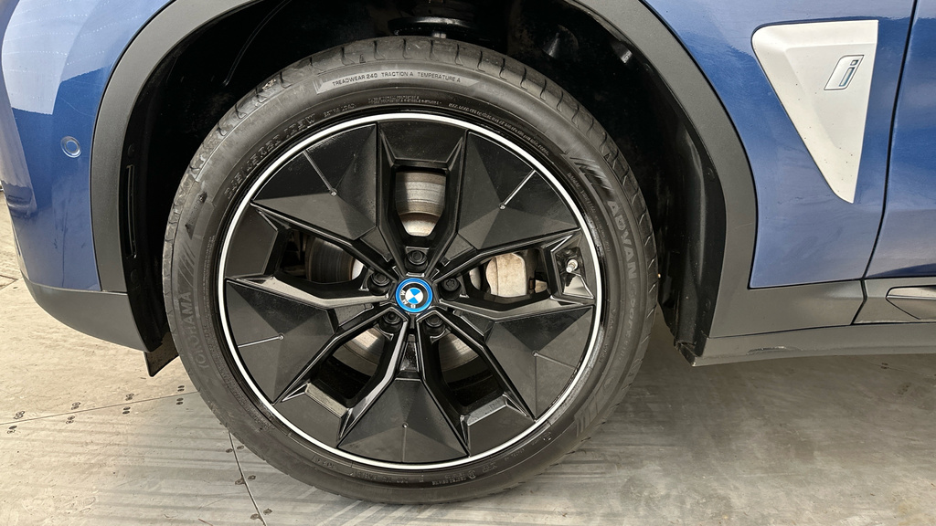BMW iX3 210Kw Premier Edition Pro 80Kwh Blue #26