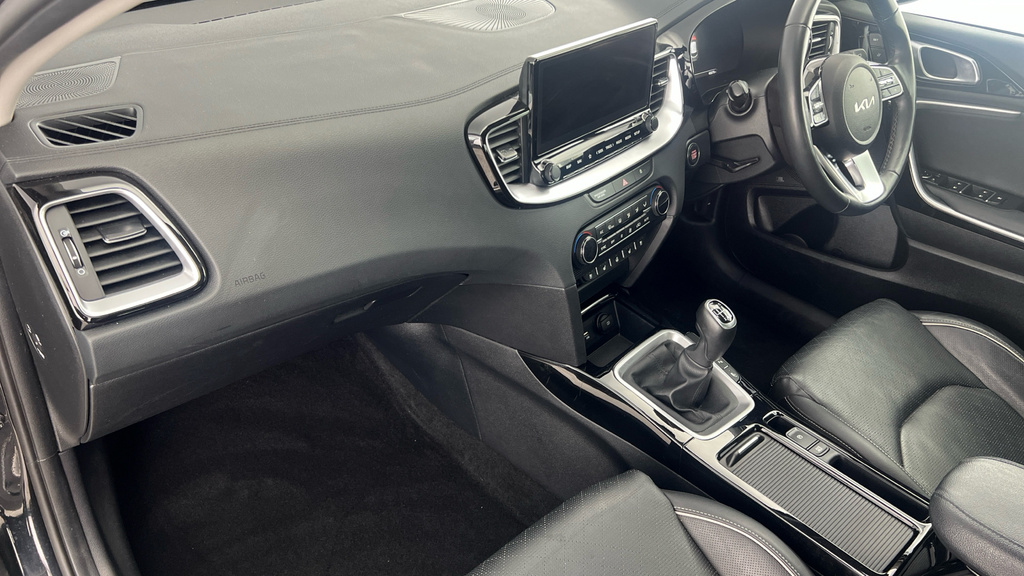 Kia Xceed 1.5 T Gdi 4 Suv Brown #10