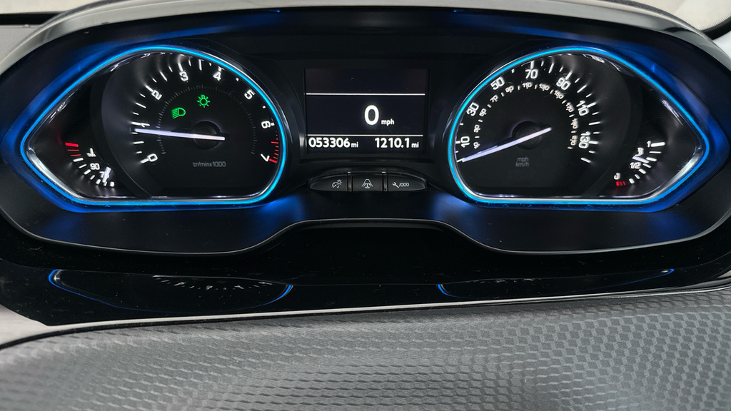 Peugeot 2008 Allure Premium Grey #18