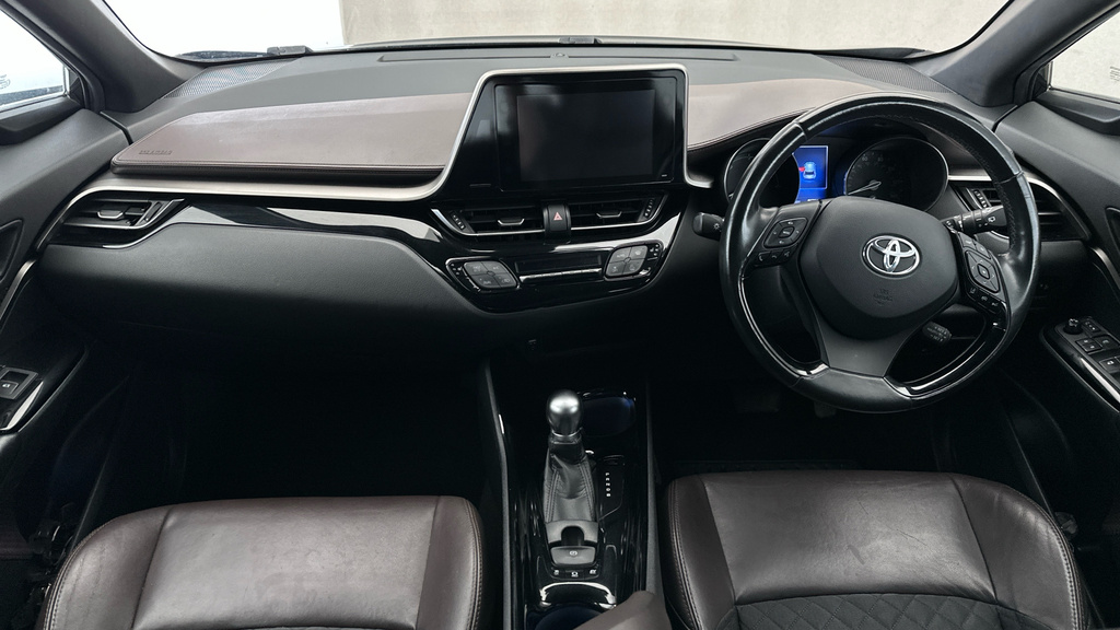 Toyota C-Hr Icon White #13