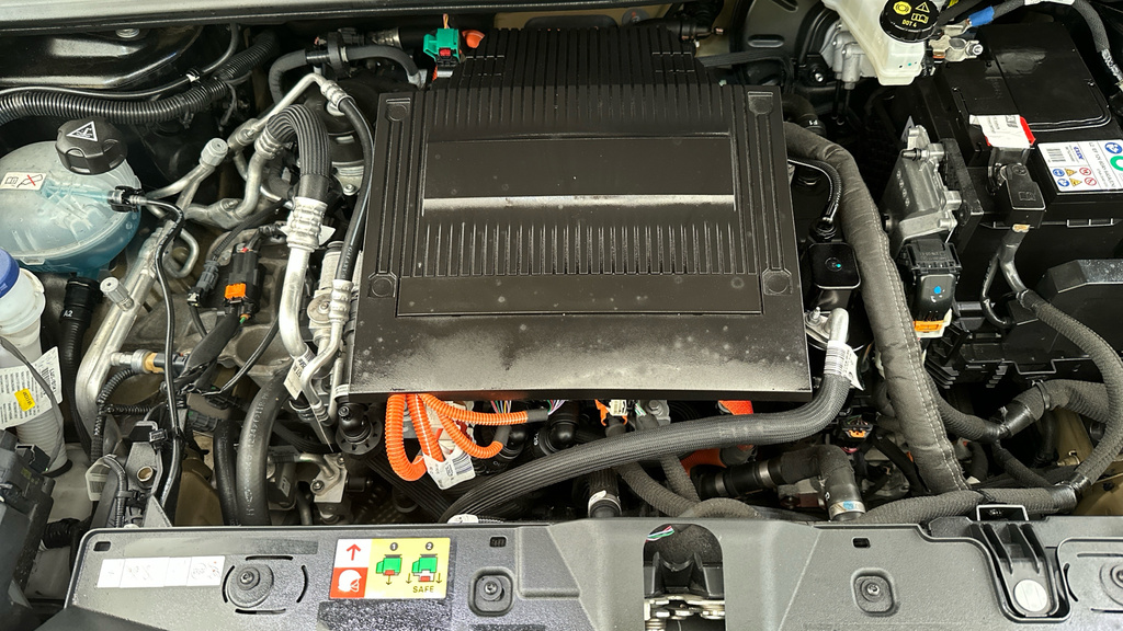Peugeot e-2008 100Kw Allure 50Kwh Grey #21