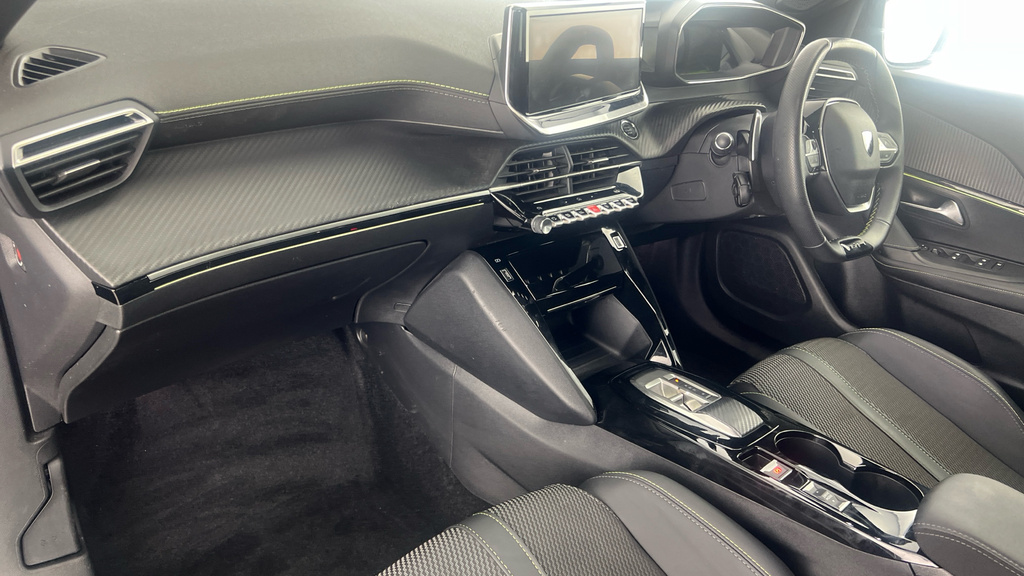 Peugeot 2008 Active White #10