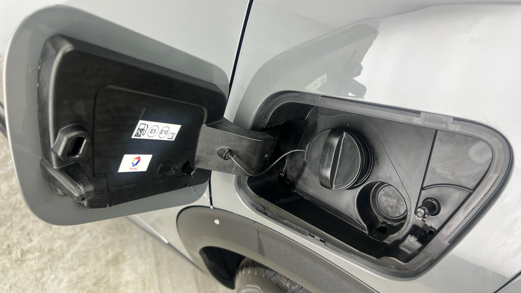 Peugeot 2008 Active White #29