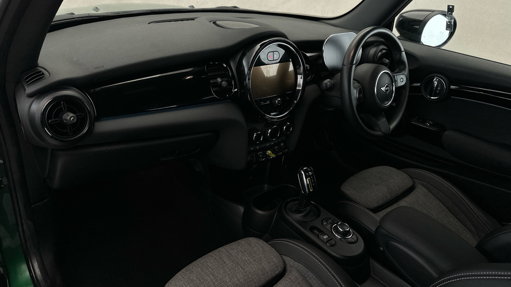 Mini Hatch 1.5 Cooper Sport Comfort Pack Red #11