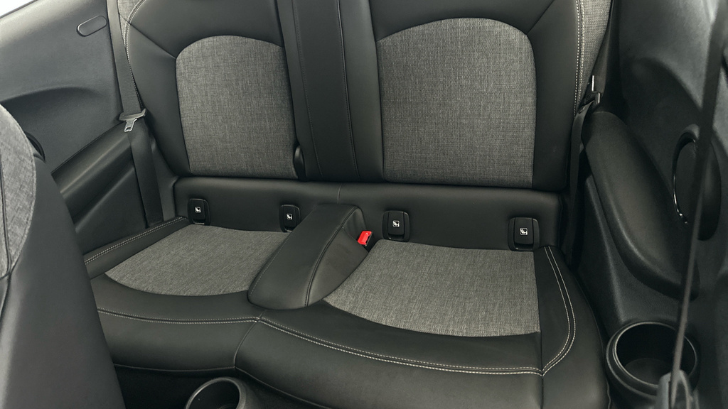 Mini Hatch 1.5 Cooper Sport Comfort Pack Red #19