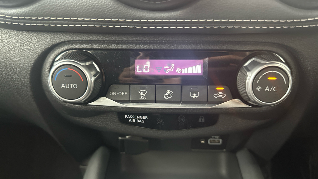Nissan Juke Tekna Grey #11