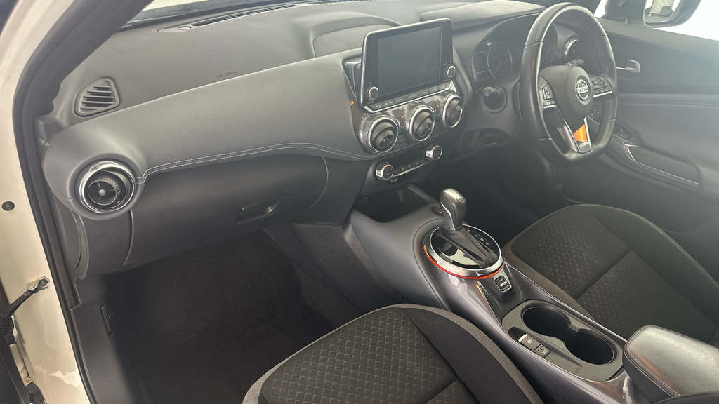 Nissan Juke Tekna Grey #10
