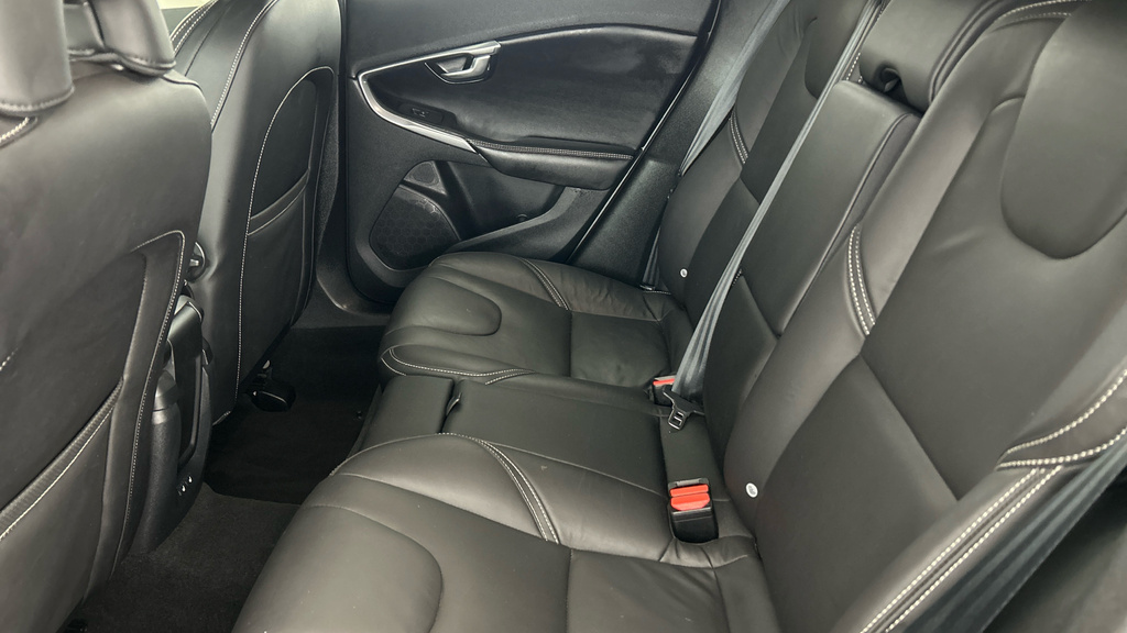 Volvo V40 T3 Inscription Red #19