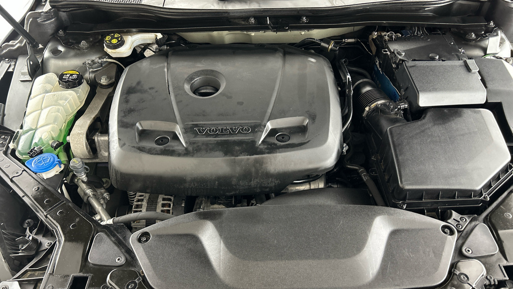 Volvo V40 T3 Inscription Red #21