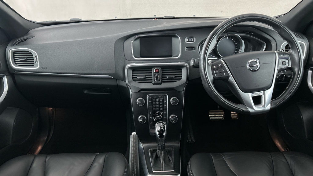 Volvo V40 T3 Inscription Red #13