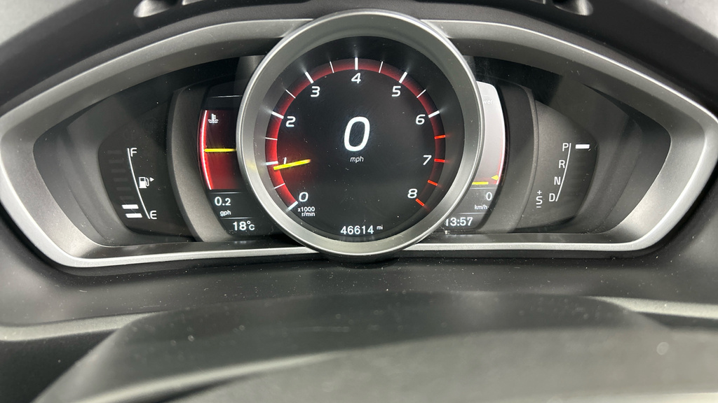 Volvo V40 T3 Inscription Red #18