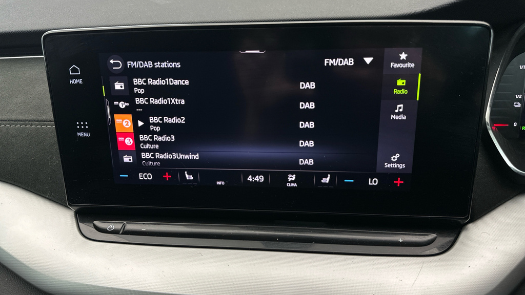 Skoda Octavia 1L Se Technology White #19
