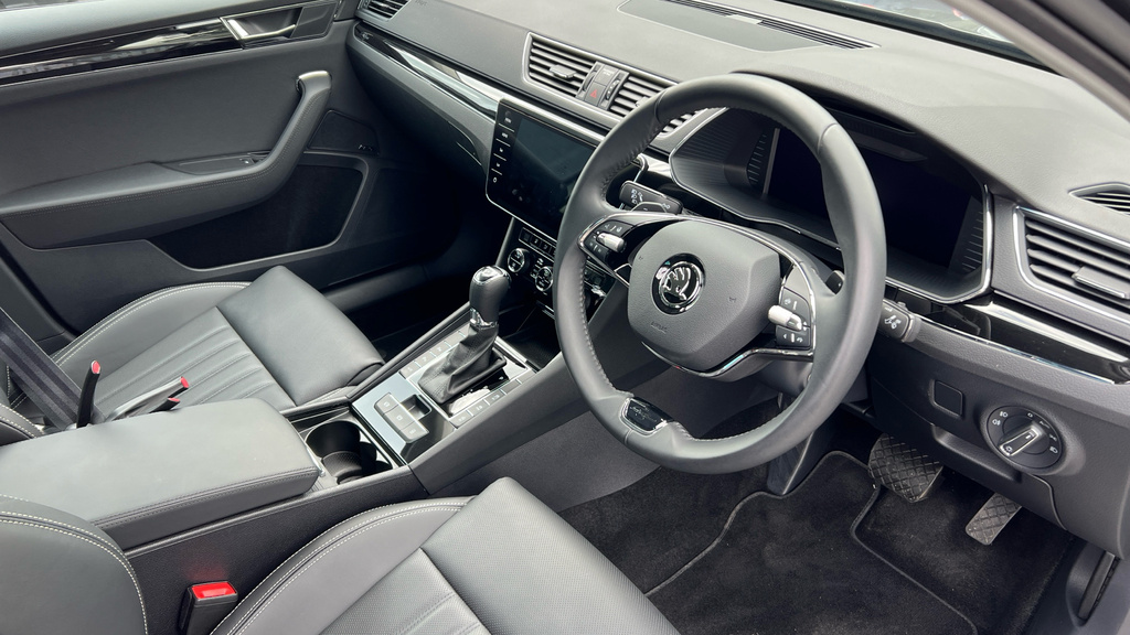 Skoda Superb Se Black #12