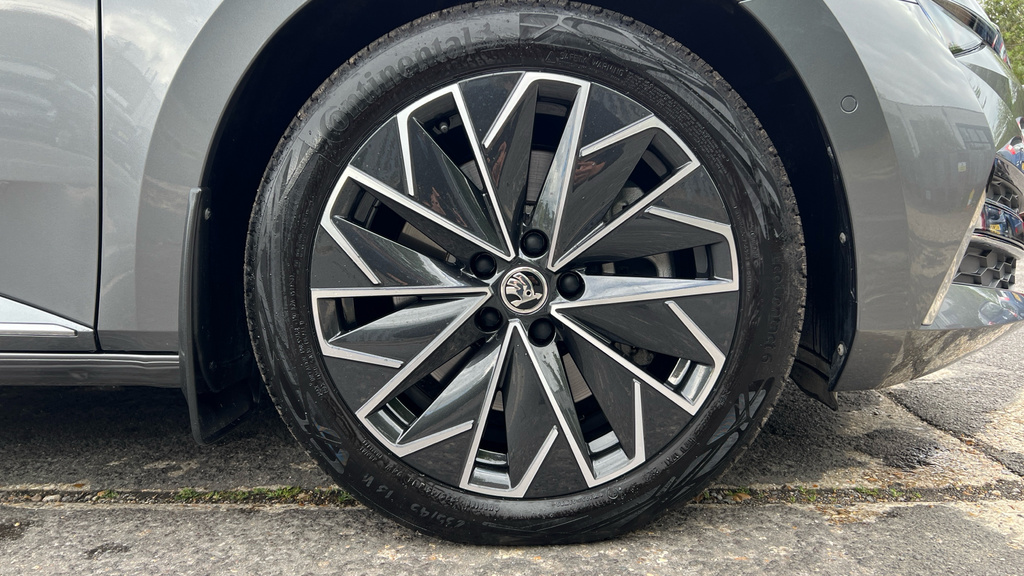 Skoda Superb Se Black #33