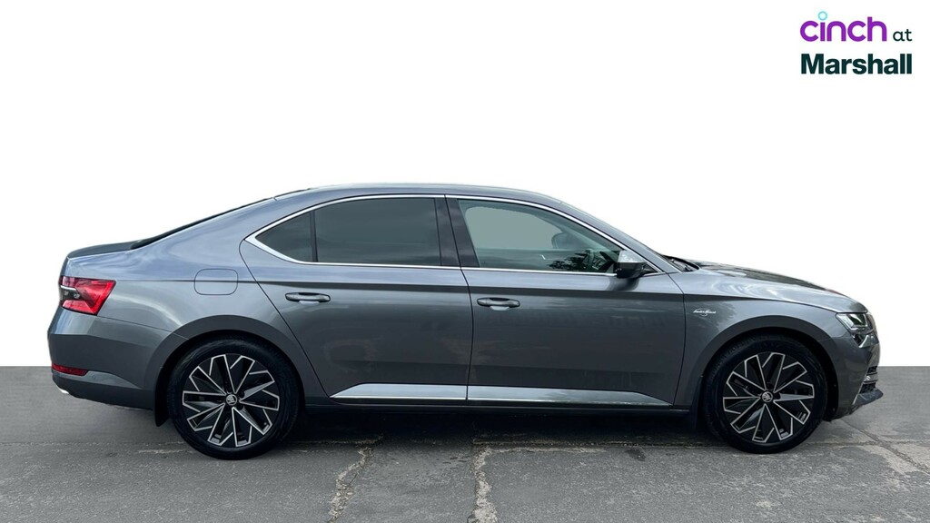 Skoda Superb Se Black #4