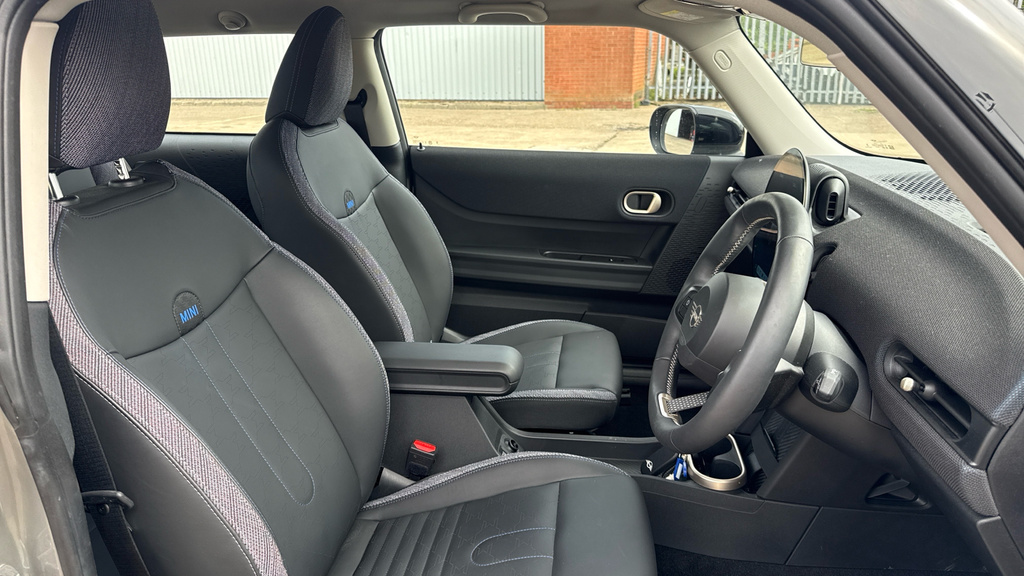 Mini Hatch S Exclusive Black #21