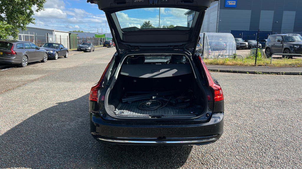 Volvo V90 2.0 B4d R Design Blue #18