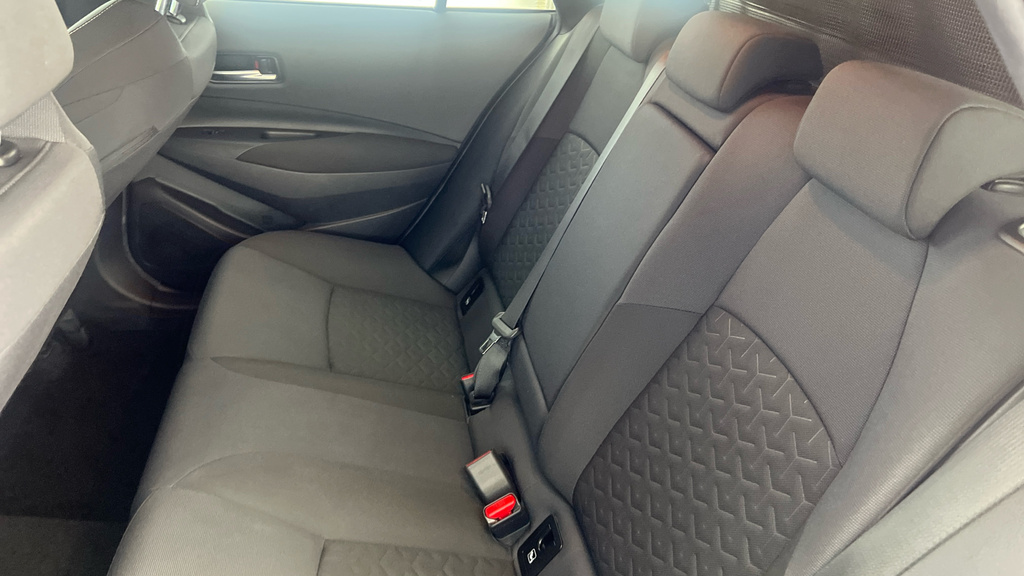 Toyota Corolla 1.8 Icon Hybrid Red #21