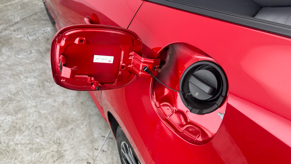 Toyota Corolla 1.8 Icon Hybrid Red #27