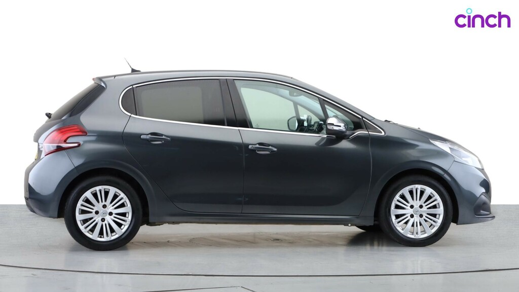 Peugeot 208 Allure Black #2