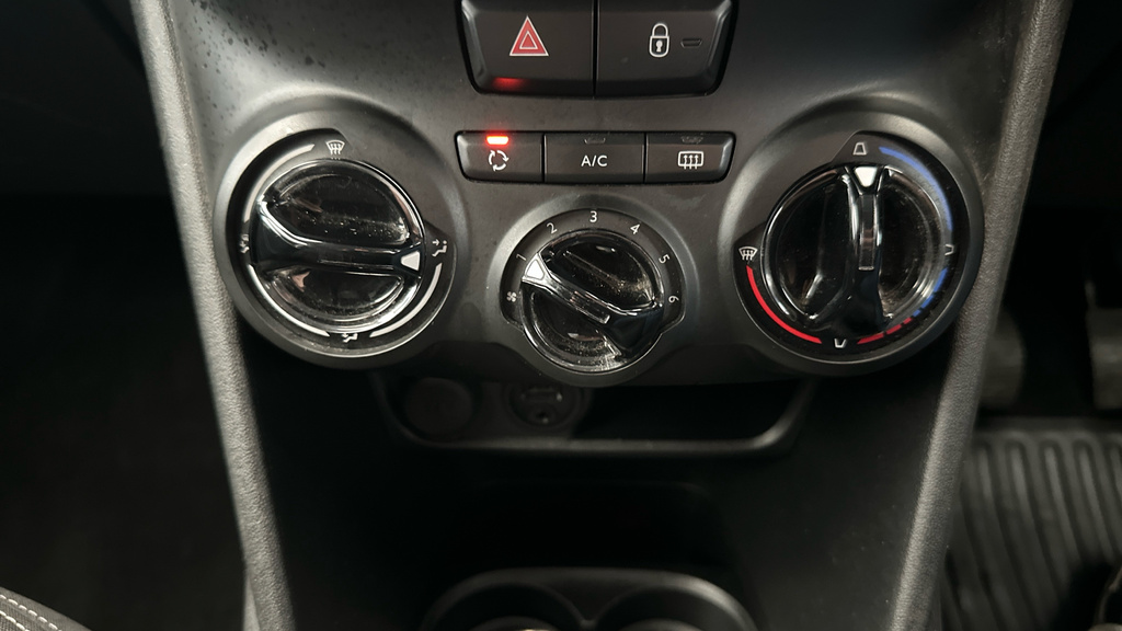 Peugeot 208 Allure Black #14