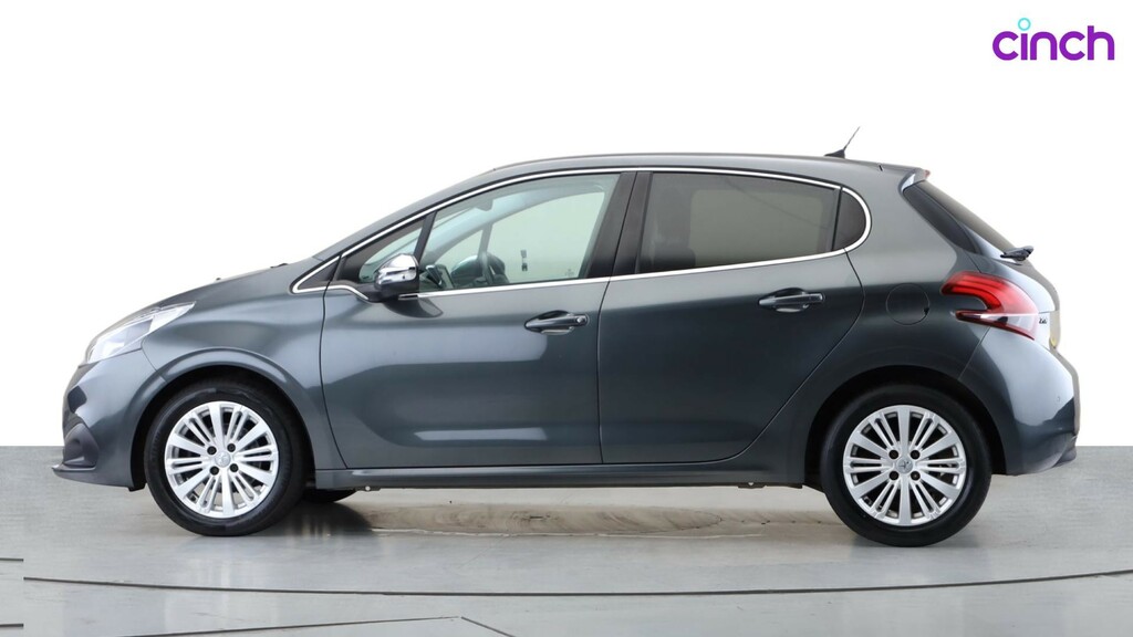 Peugeot 208 Allure Black #6