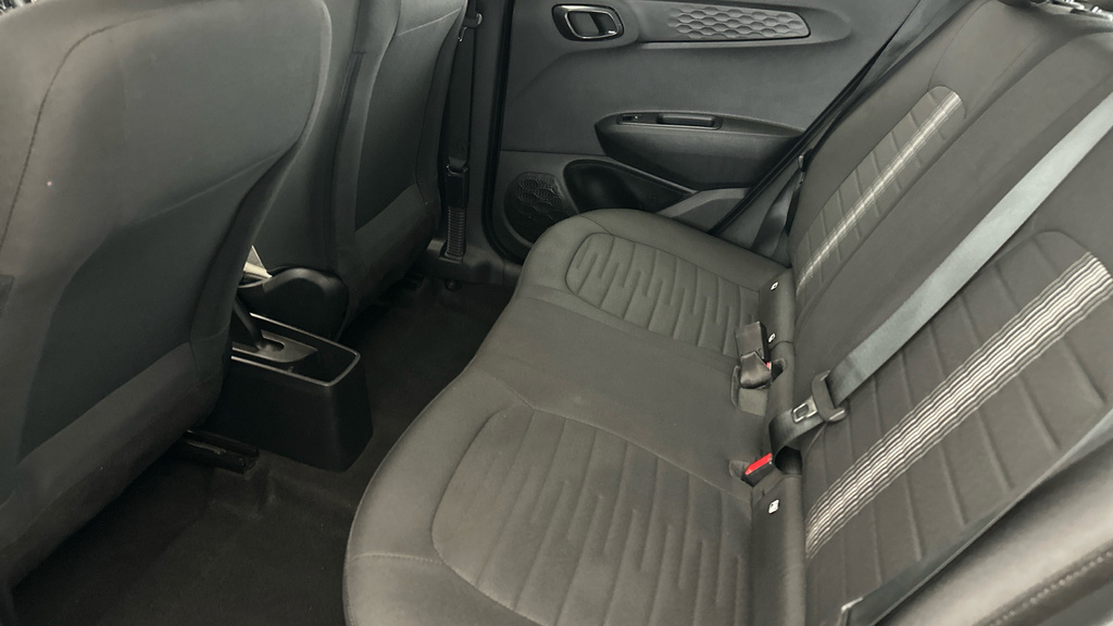 Hyundai I10 1.0 Mpi Se Connect Red #18