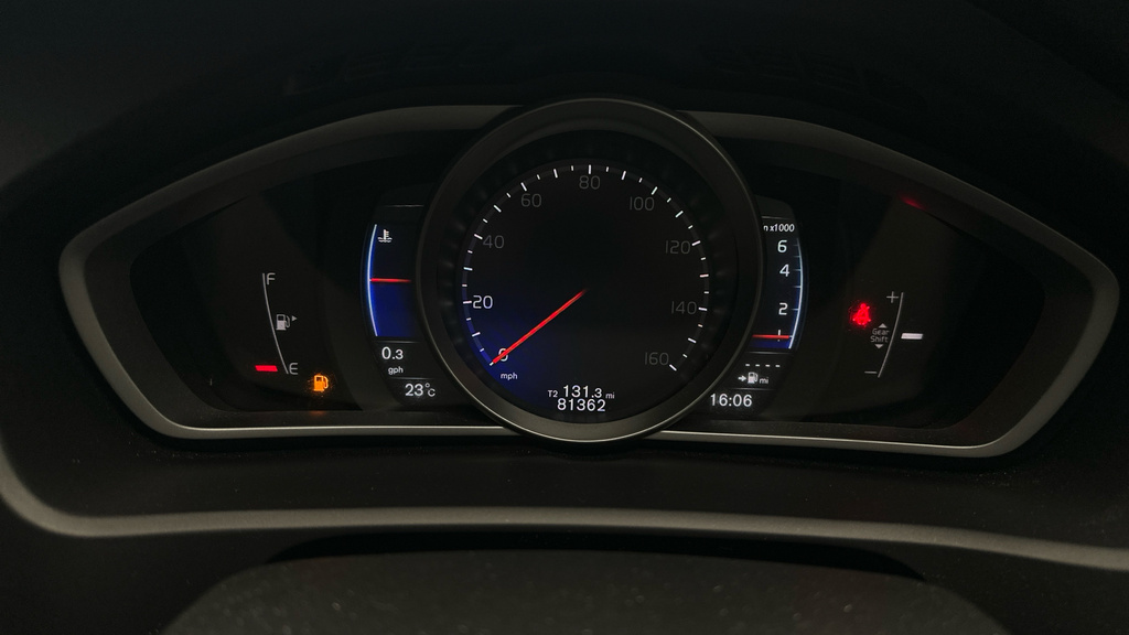 Volvo V40 2017 2.0 T3 Momentum Nav Plus Hatchback Blue #17