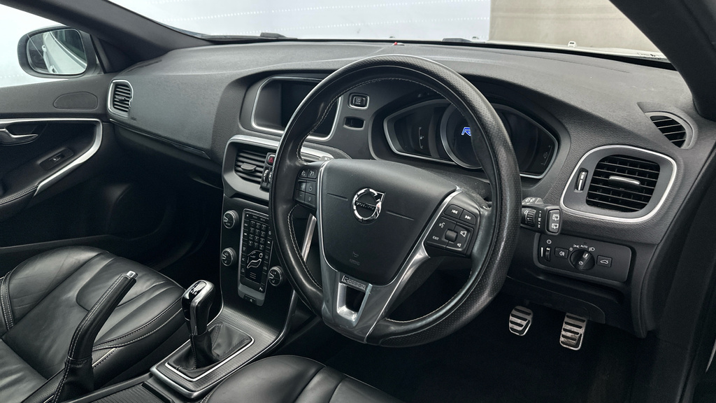 Volvo V40 2017 2.0 T3 Momentum Nav Plus Hatchback Blue #10