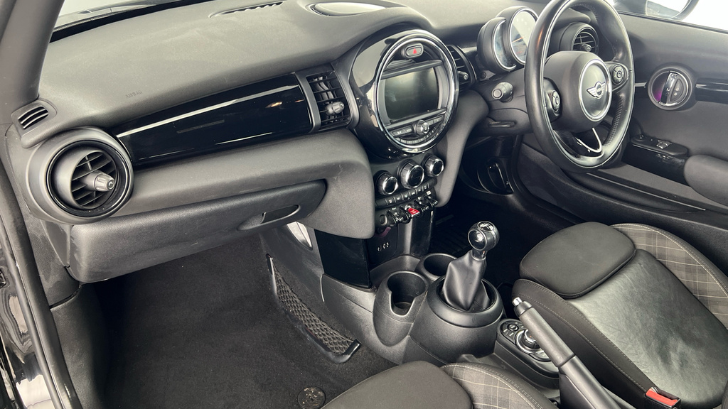 Mini Hatch 1.5 Cooper II 2018 Red #10