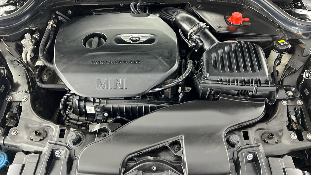 Mini Hatch 1.5 Cooper II 2018 Red #24