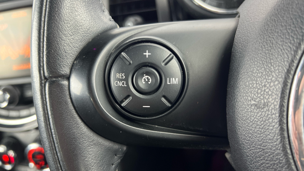 Mini Hatch 1.5 Cooper II 2018 Red #16