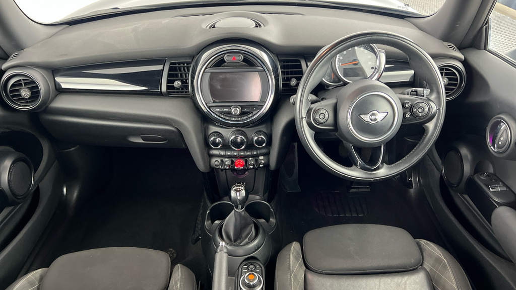 Mini Hatch 1.5 Cooper II 2018 Red #14