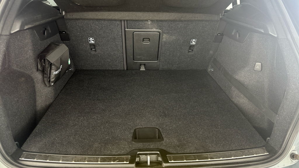 Volvo XC40 Xc40 Inscription T5 Awd Silver #24