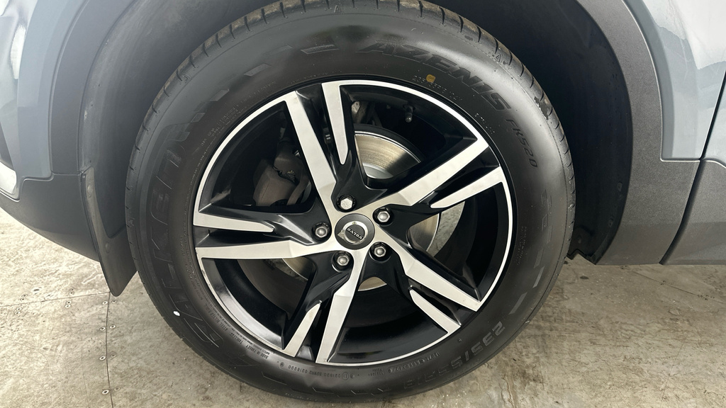 Volvo XC40 Xc40 Inscription T5 Awd Silver #26