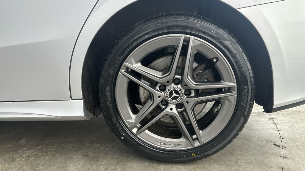 Mercedes-Benz A Class A200 Amg Line White #29