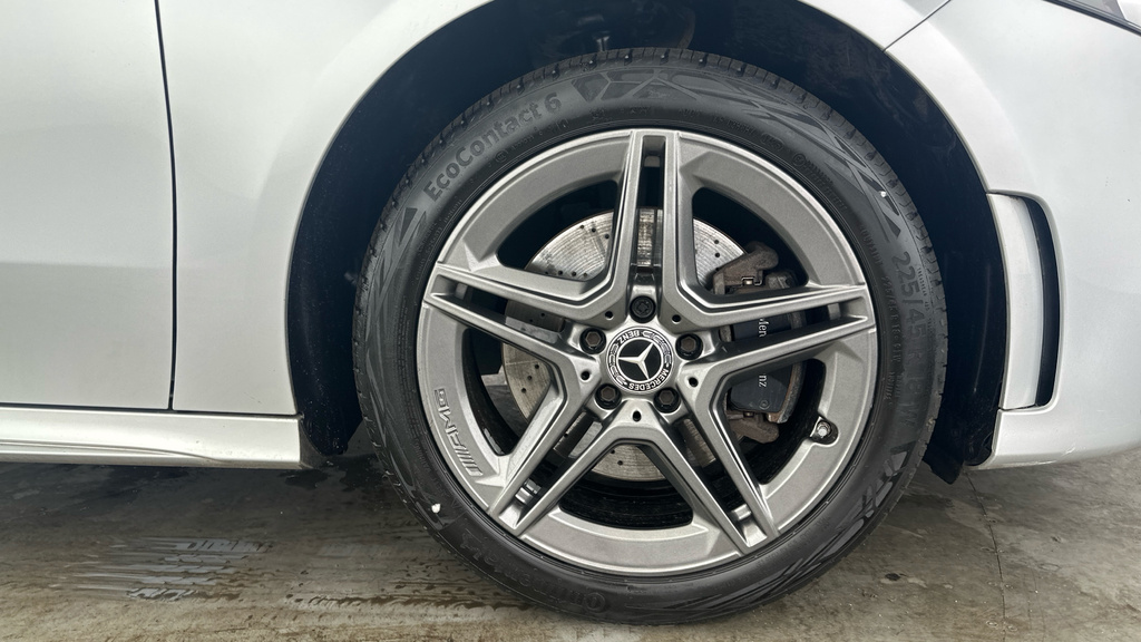 Mercedes-Benz A Class A200 Amg Line White #31