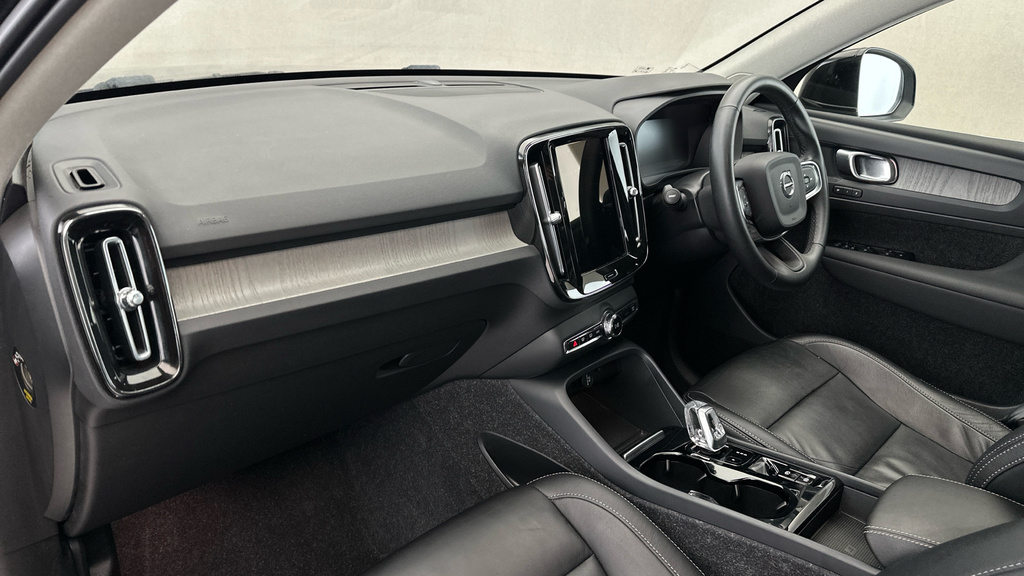 Volvo XC40 2.0 B4p R Design Pro Awd  #13