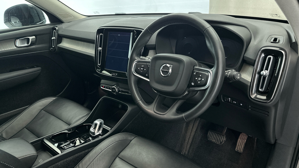 Volvo XC40 2.0 B4p R Design Pro Awd  #12