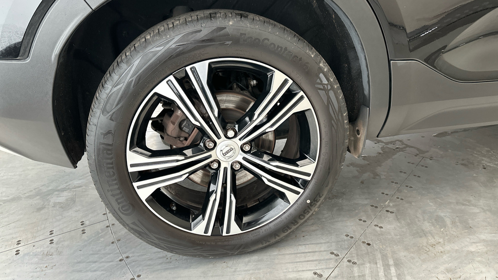 Volvo XC40 2.0 B4p R Design Pro Awd  #26