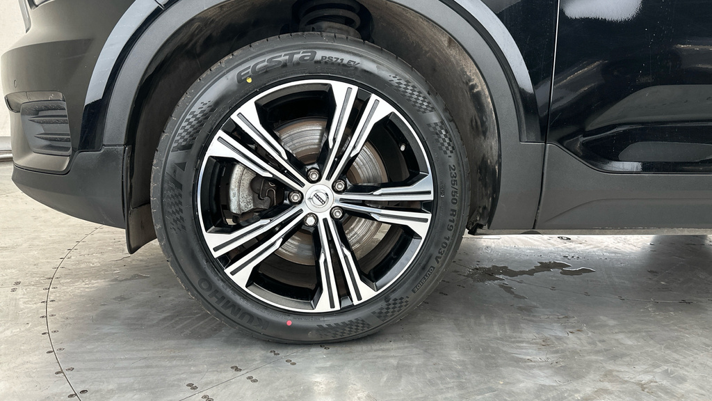 Volvo XC40 2.0 B4p R Design Pro Awd  #24